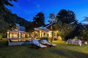 The Emerald Hill Beach Villa